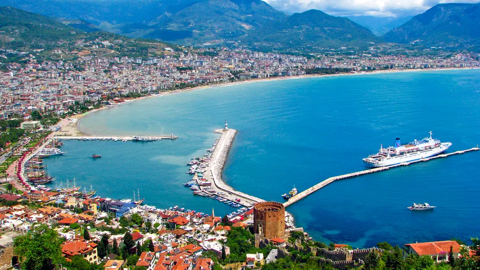 Kleopatra Plajı Doğal Güzelliği ve Alanya Havalimanı Transfer Rehberi